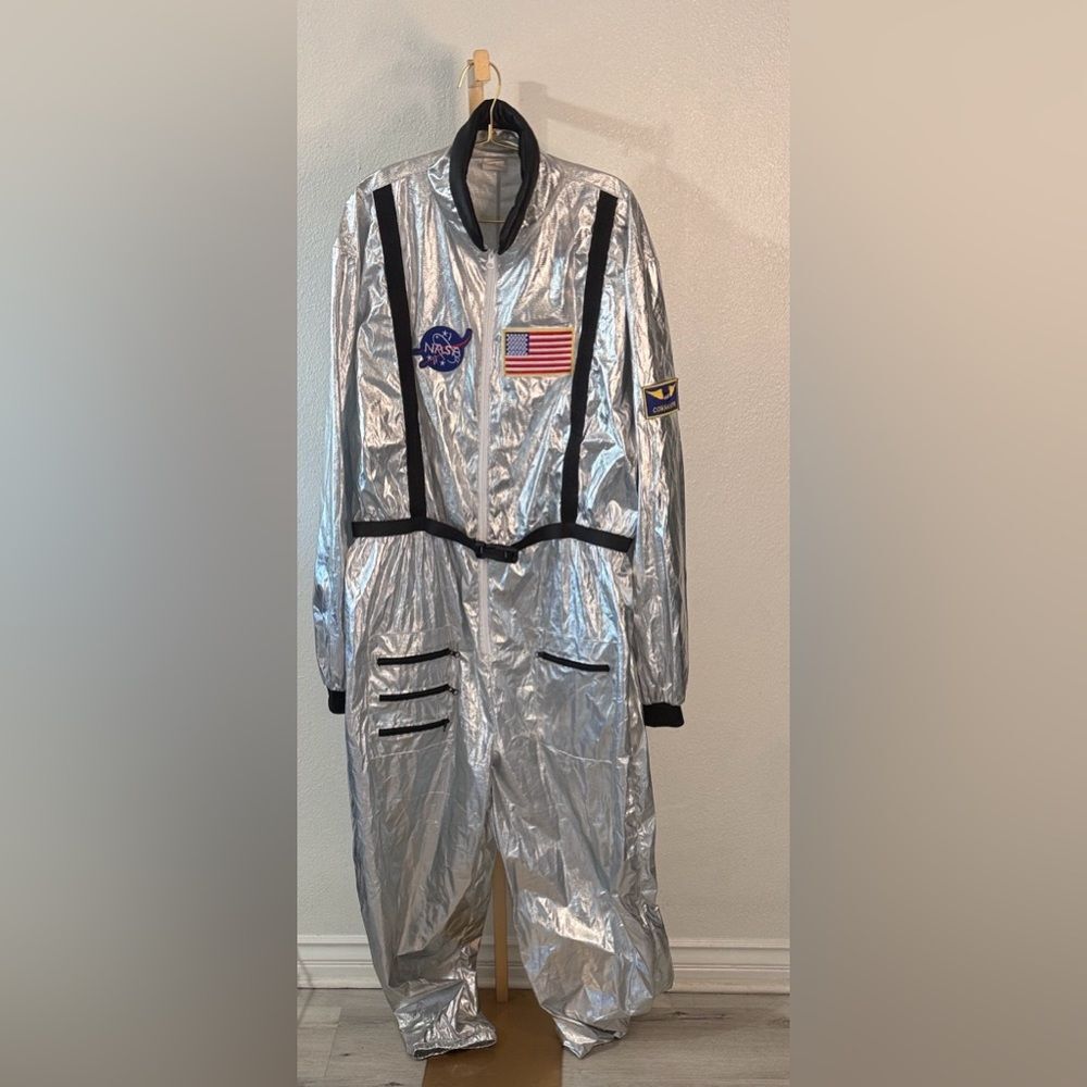 Maxima Party Supply- Silver NASA Astronaut jumpsuit Costume - Size XXL